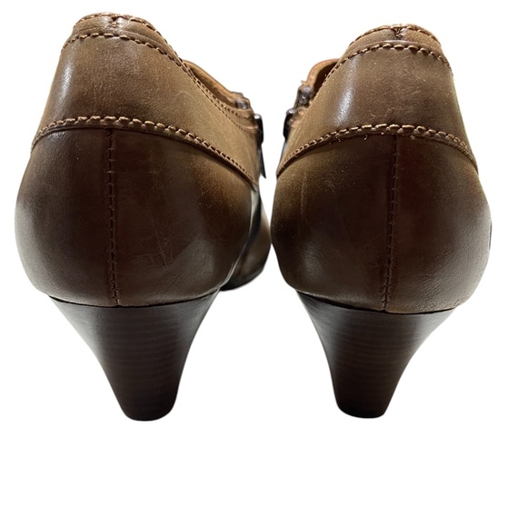 Born Leather 9.5 Side Zip 2 1/2 inch Heel Boots D47506 - Picture 6 of 12